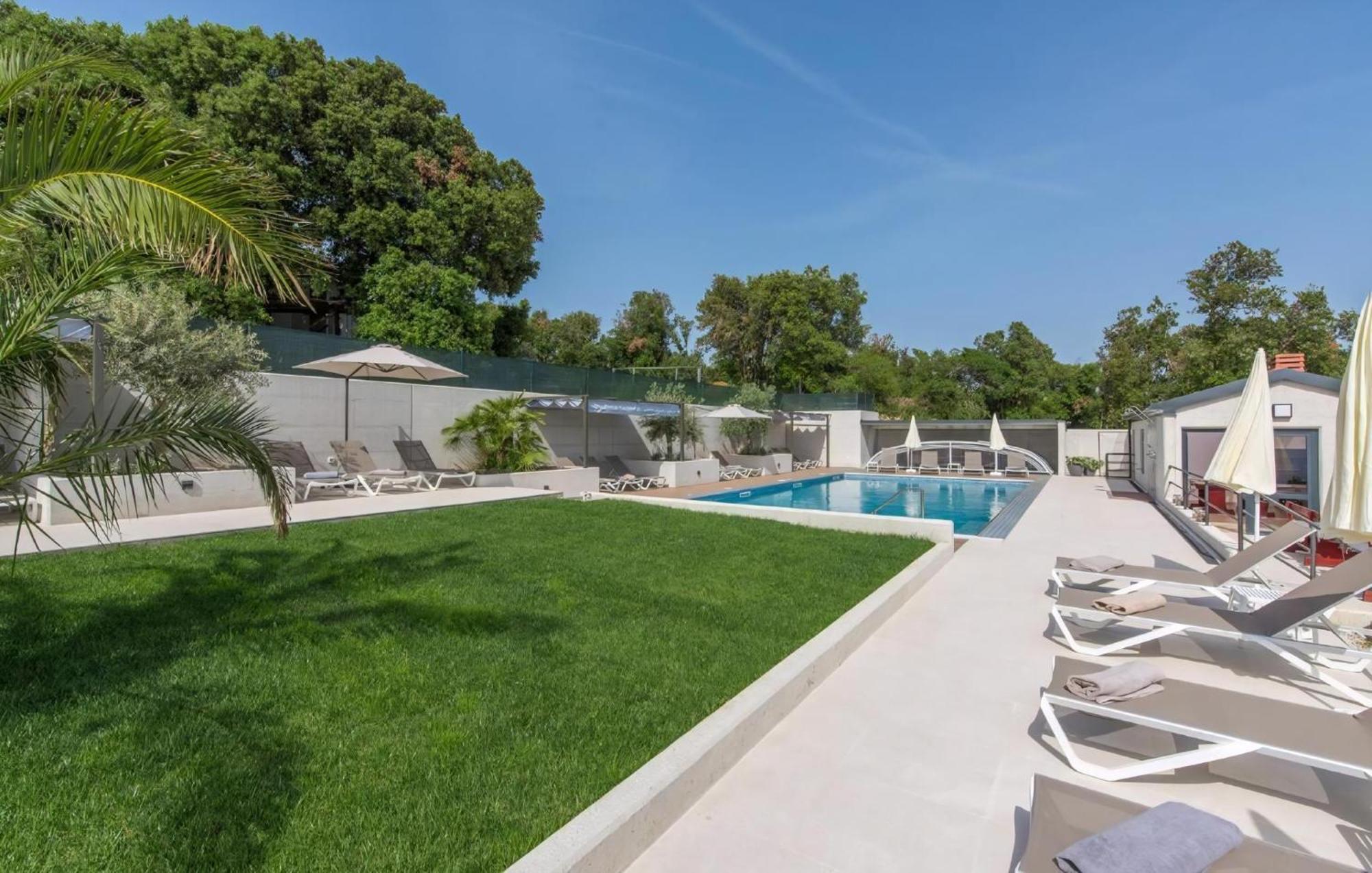 Apartment Mit Gemeinschaftlichem Pool Und Grill *