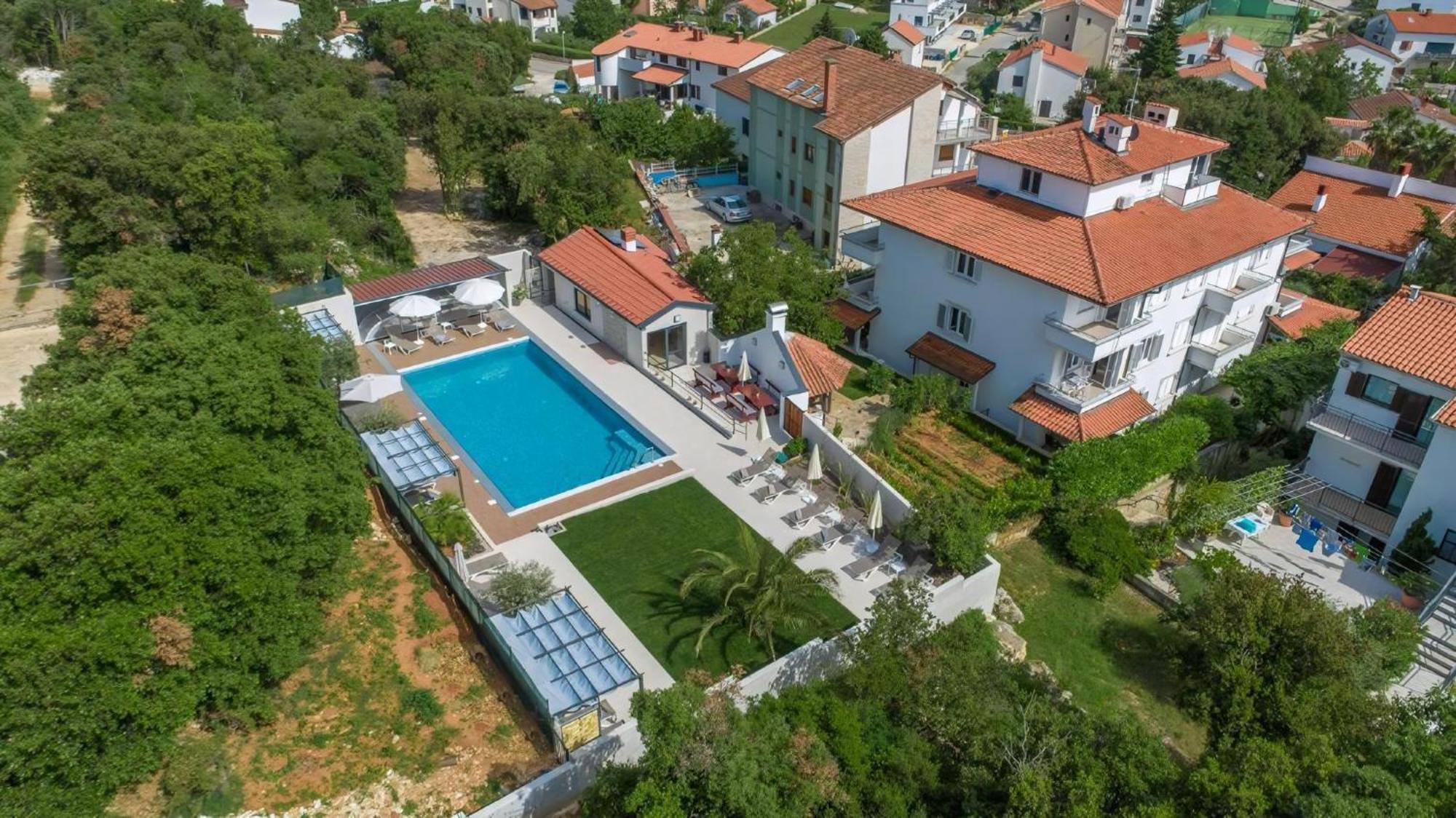 Mit Gemeinschaftlichem Pool Und Grill * Pula