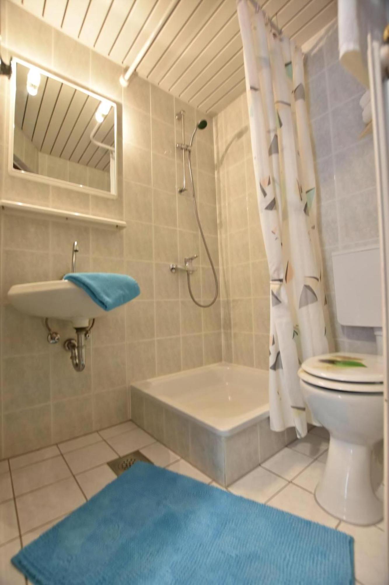 Apartment Mit Gemeinschaftlichem Pool Und Grill