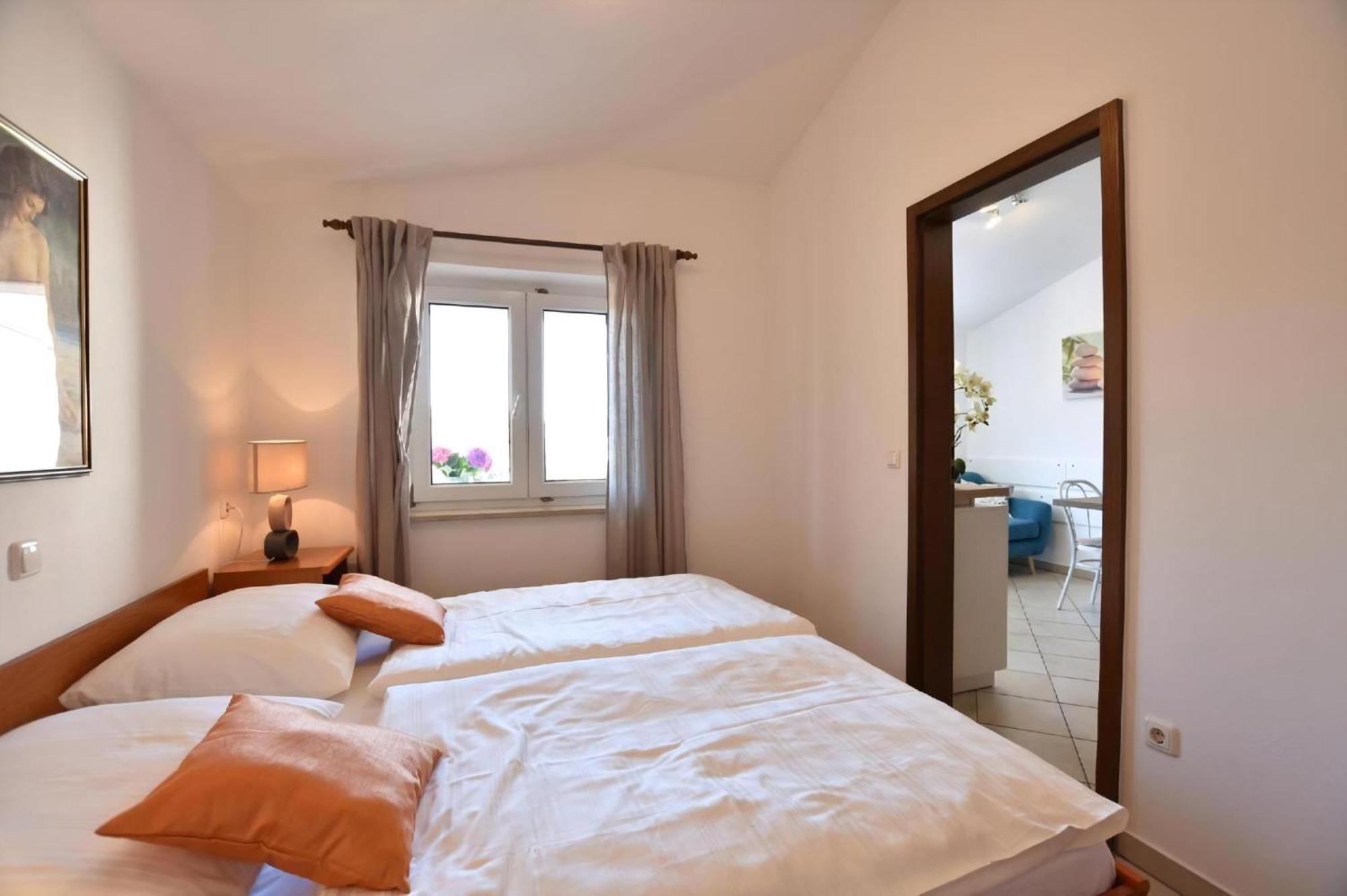 Apartment Mit Gemeinschaftlichem Pool Und Grill Pula